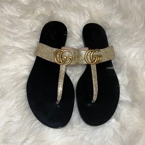 Gucci gold thong sandals size 40.5